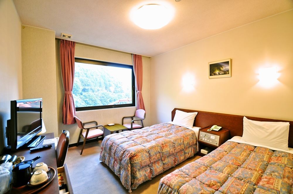 Obokekyo Mannaka Hotel Miyoshi  Exterior foto
