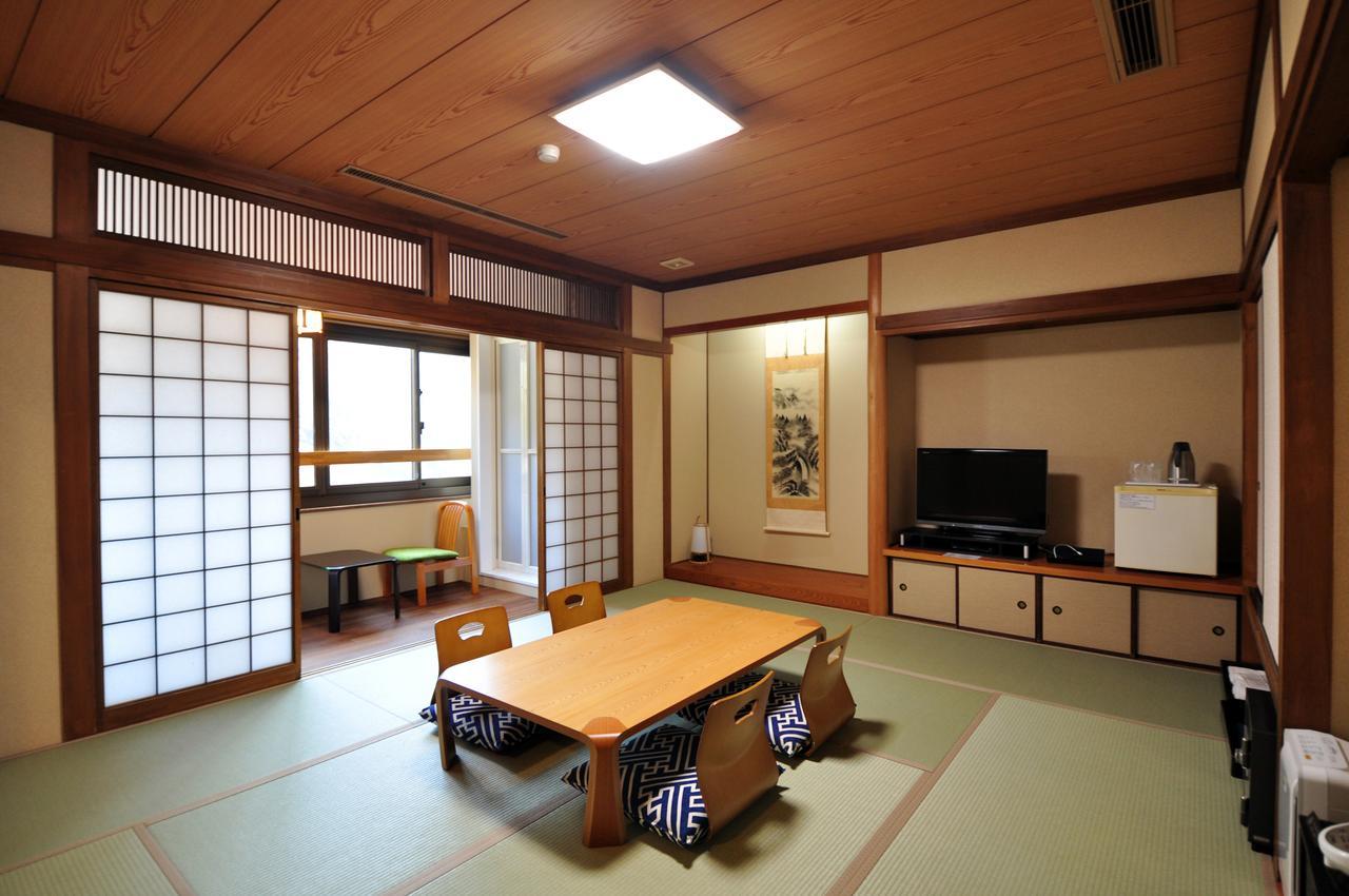 Obokekyo Mannaka Hotel Miyoshi  Exterior foto