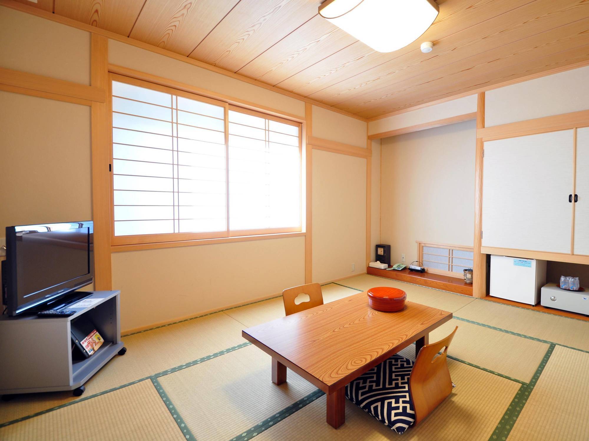 Obokekyo Mannaka Hotel Miyoshi  Exterior foto