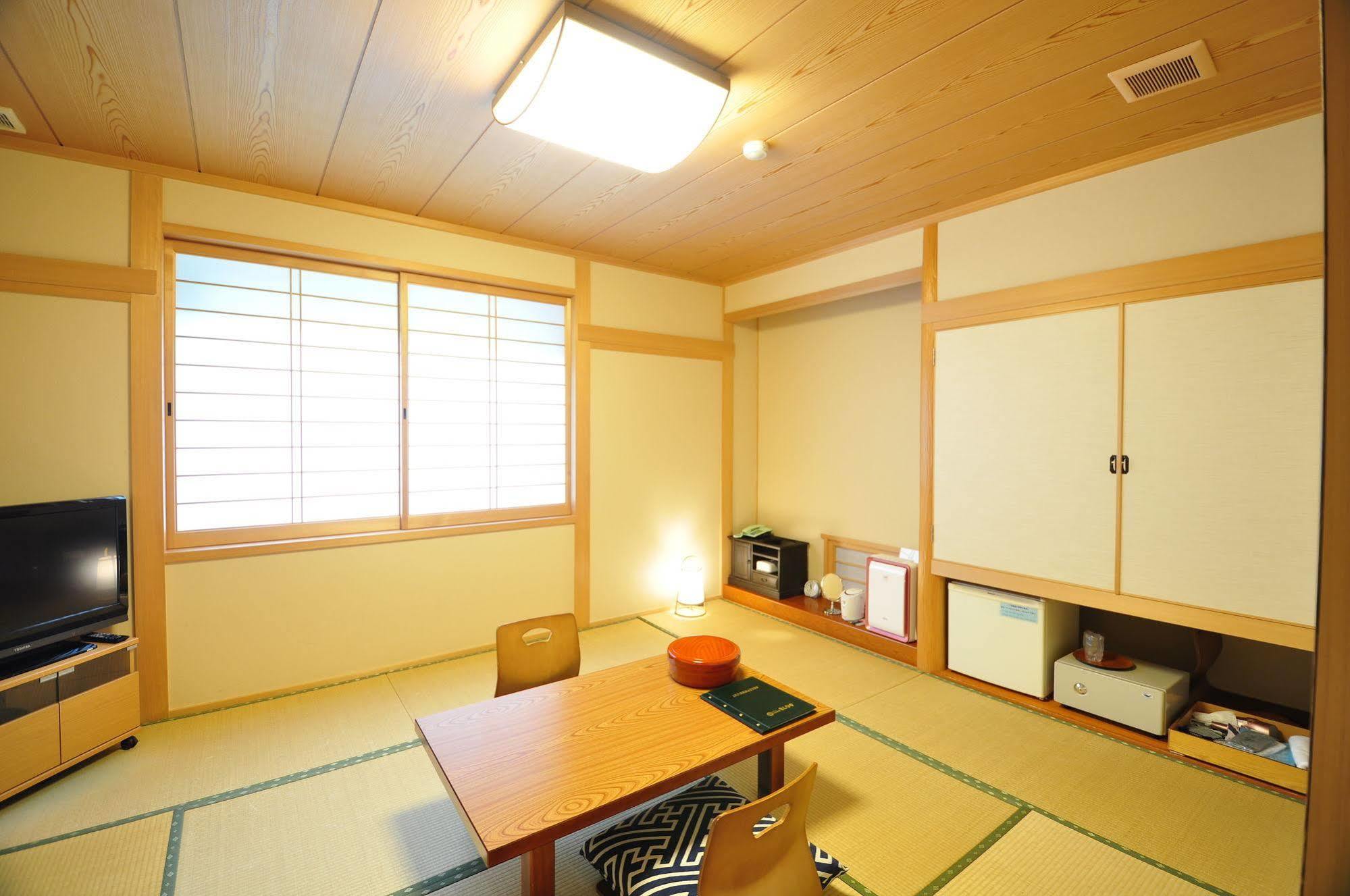 Obokekyo Mannaka Hotel Miyoshi  Exterior foto