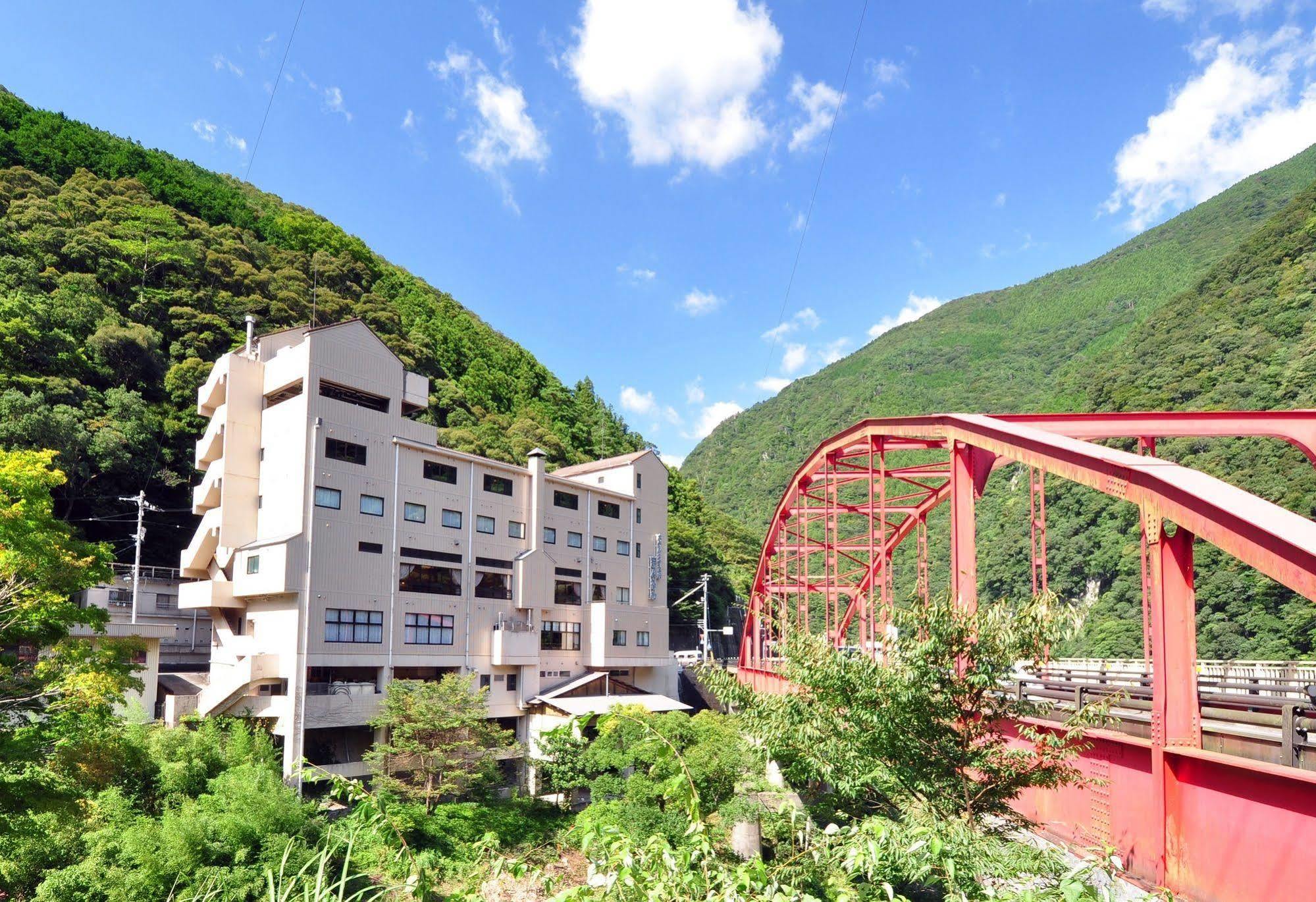 Obokekyo Mannaka Hotel Miyoshi  Exterior foto