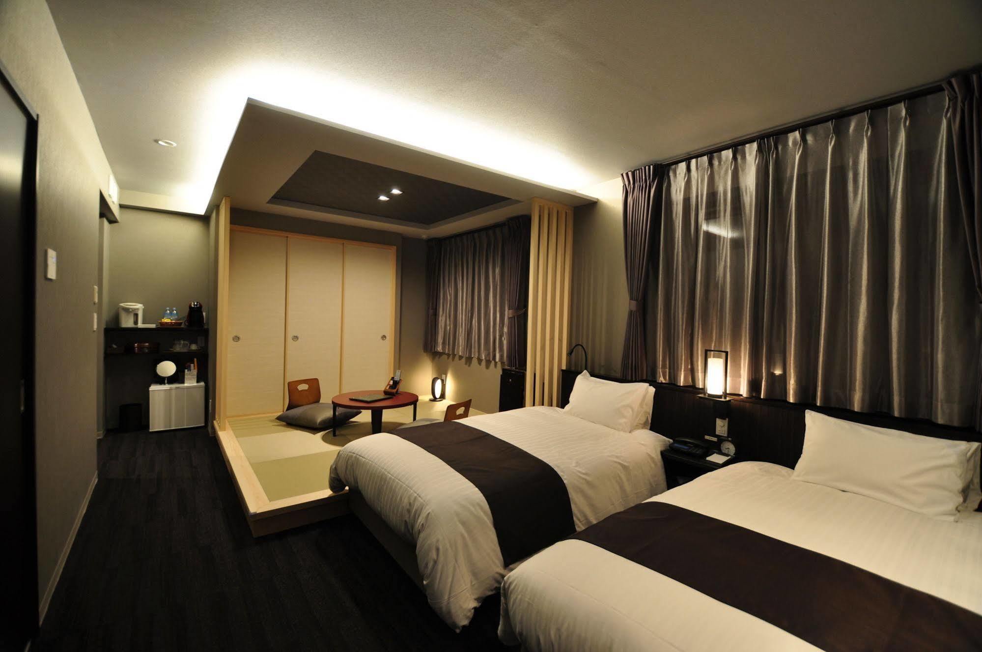 Obokekyo Mannaka Hotel Miyoshi  Exterior foto